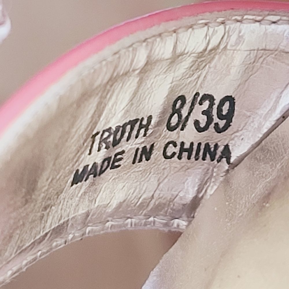 CL by Laundry Wedge Sandals - Picture 2 of 10